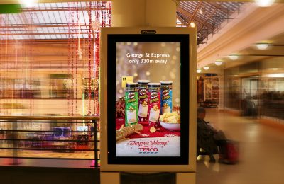 Tesco is combining store data with DOOH.com’s RUSH delivery platform to deliver festive product offers and individual store opening hours to digital Out of Home screens in close proximity to stores across the UK.